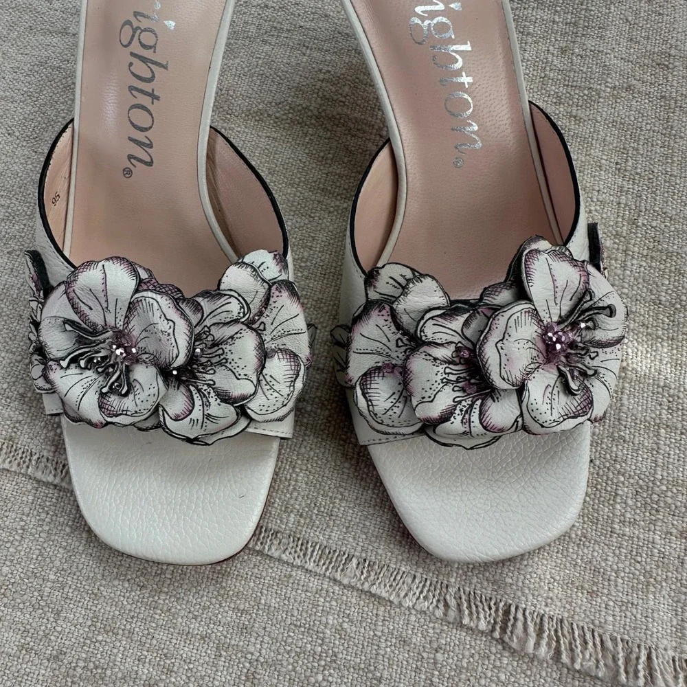 Brighton Cherry Heel 7M White Leather Floral Crystal Flower Sandals Brazil PA-95